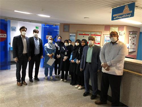 گزارش تصویری بازدید معاون توسعه و برنامه ریزی از بخشهای مختلف بیمارستان امام رضا(ع) و تبریک سال نو به همکاران